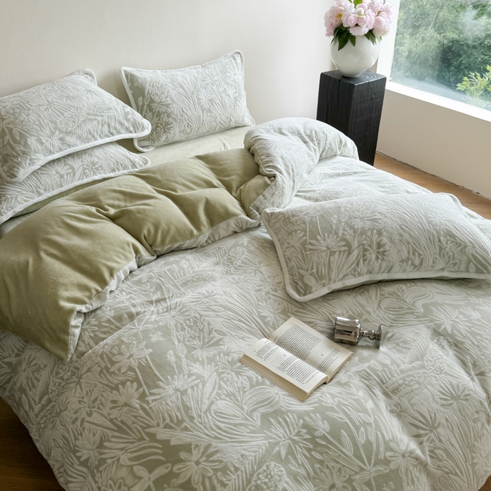 91家纺网 家纺一手货源 找家纺 赛丽雅 2025新款包边雕花烂花牛奶绒四件套 花语