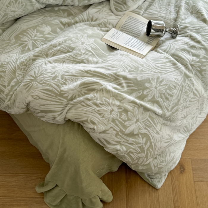 91家纺网 家纺一手货源 找家纺 赛丽雅 2025新款包边雕花烂花牛奶绒四件套 花语