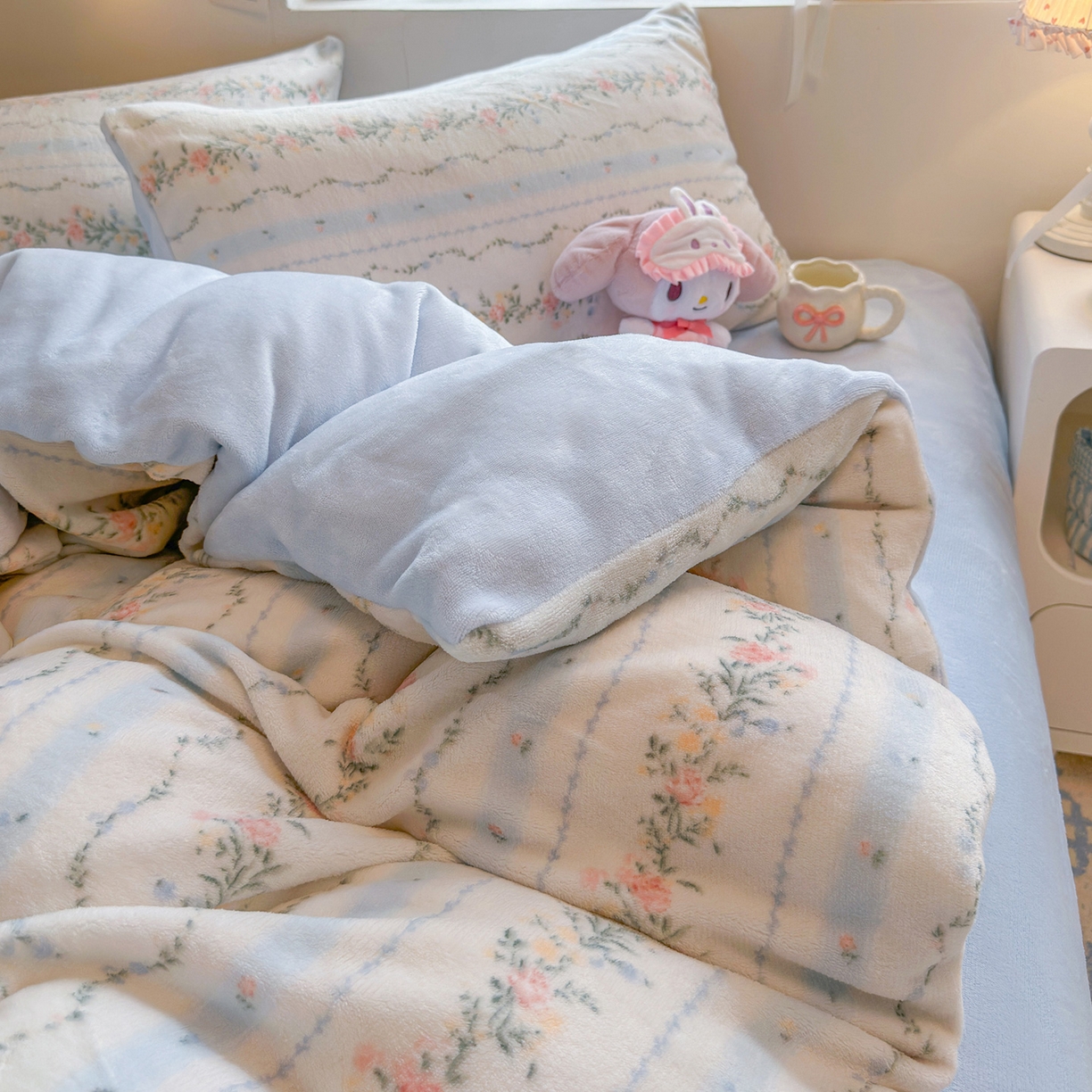 91家纺网 家纺一手货源 找家纺 罗亿家纺 2025新款ins小清新少女奶油卡通可爱加厚200克牛奶绒四件套【3.6公斤】（小红书推荐） 安夏