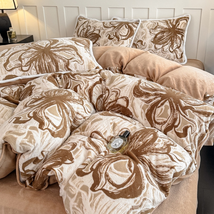 91家纺网 家纺一手货源 找家纺 赛丽雅 2025新款包边雕花烂花牛奶绒四件套 莫奈