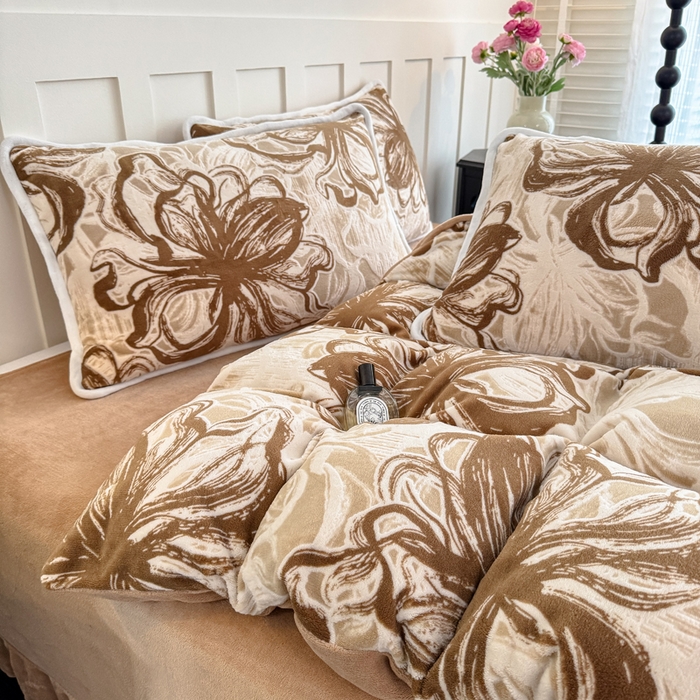 91家纺网 家纺一手货源 找家纺 赛丽雅 2025新款包边雕花烂花牛奶绒四件套 莫奈