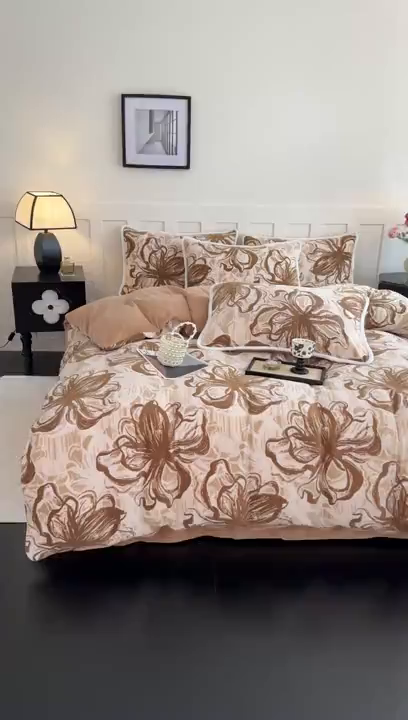 91家纺网 家纺一手货源 找家纺 赛丽雅 2025新款包边雕花烂花牛奶绒四件套 莫奈