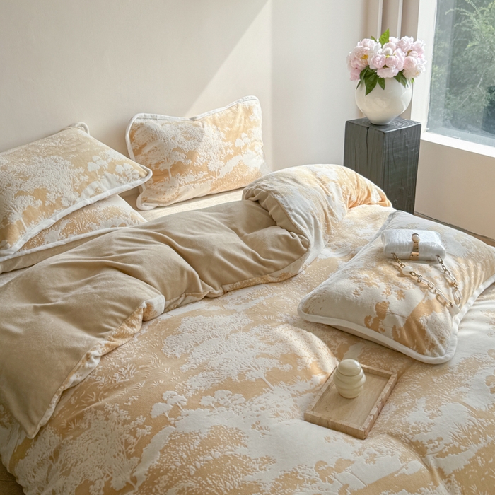 91家纺网 家纺一手货源 找家纺 赛丽雅 2025新款包边雕花烂花牛奶绒四件套 森宇-黄