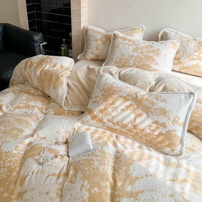 91家纺网 家纺一手货源 找家纺 赛丽雅 2025新款包边雕花烂花牛奶绒四件套 森宇-黄