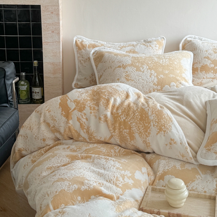 91家纺网 家纺一手货源 找家纺 赛丽雅 2025新款包边雕花烂花牛奶绒四件套 森宇-黄