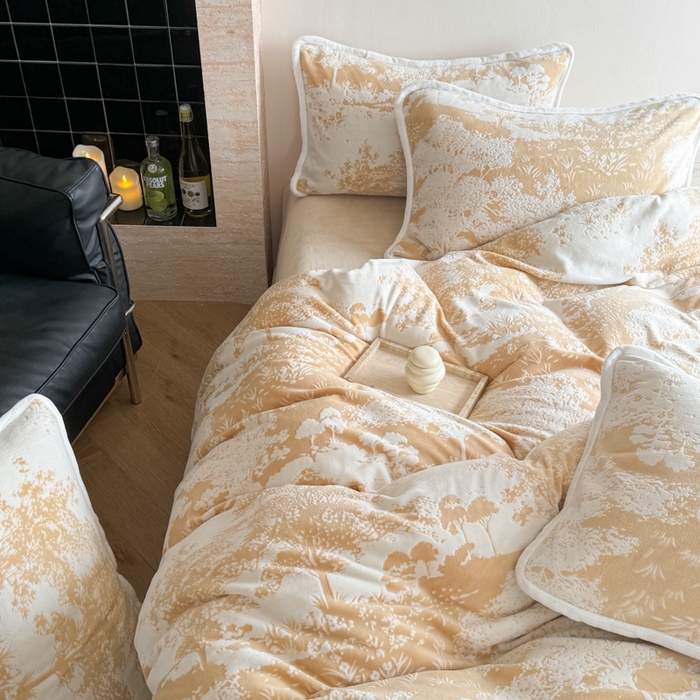 91家纺网 家纺一手货源 找家纺 赛丽雅 2025新款包边雕花烂花牛奶绒四件套 森宇-黄