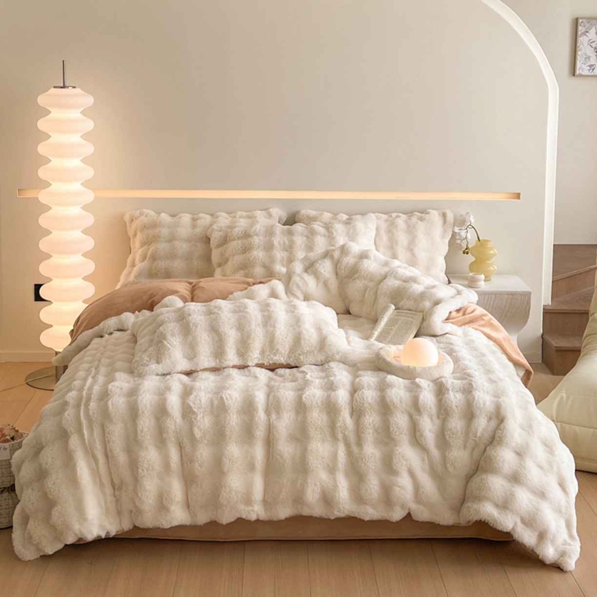 91家纺网 家纺一手货源 找家纺 曲之慕 2025新款高克重皮草绒牛奶绒兔毛四件套 颜可-白+咖