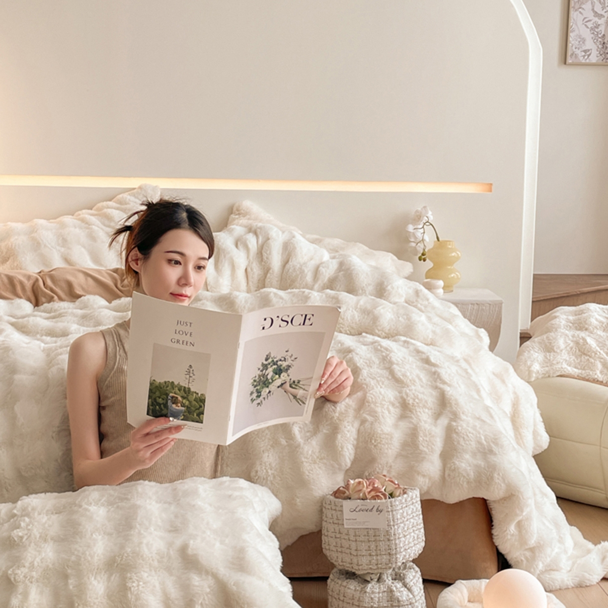 91家纺网 家纺一手货源 找家纺 曲之慕 2025新款高克重皮草绒牛奶绒兔毛四件套 颜可-白+咖