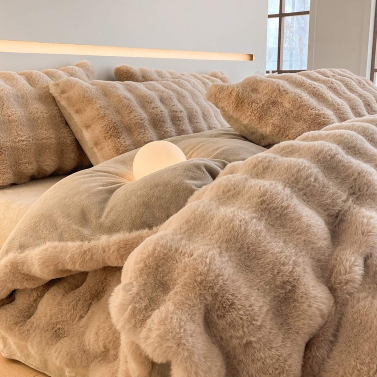 91家纺网 家纺一手货源 找家纺 曲之慕 2025新款高克重皮草绒牛奶绒兔毛四件套 颜可-咖