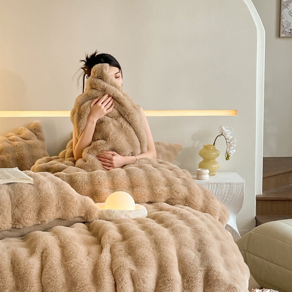 91家纺网 家纺一手货源 找家纺 曲之慕 2025新款高克重皮草绒牛奶绒兔毛四件套 颜可-咖