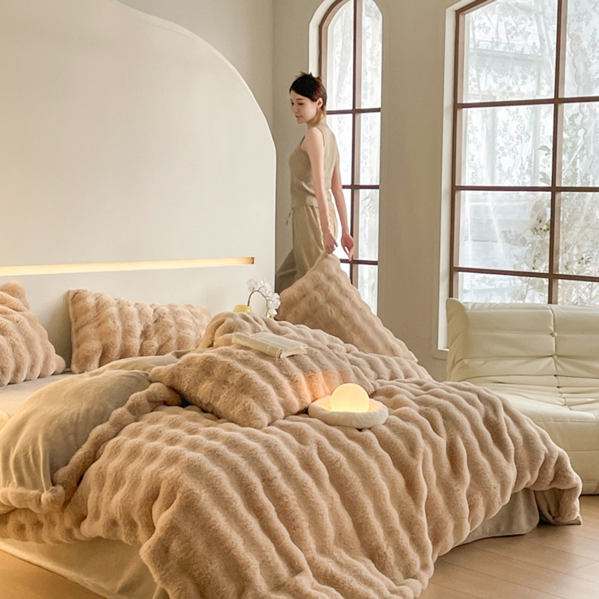 91家纺网 家纺一手货源 找家纺 曲之慕 2025新款高克重皮草绒牛奶绒兔毛四件套 颜可-咖