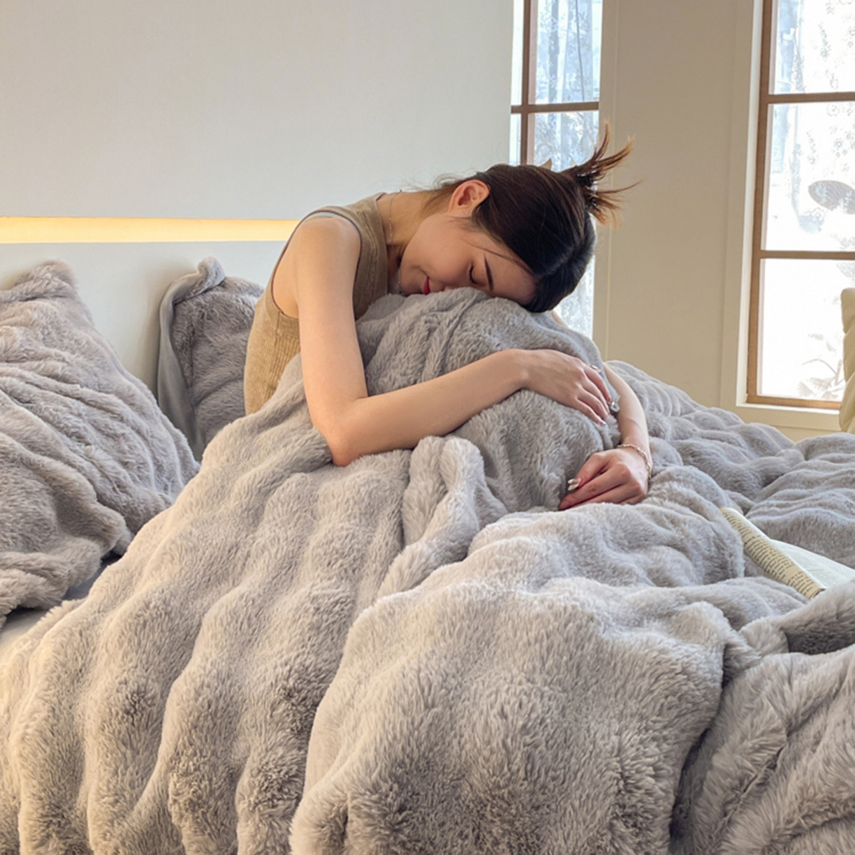 91家纺网 家纺一手货源 找家纺 曲之慕 2025新款高克重皮草绒牛奶绒兔毛四件套 颜可-灰