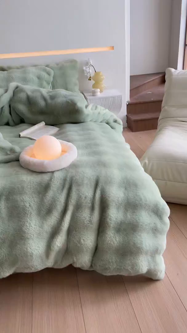 91家纺网 家纺一手货源 找家纺 曲之慕 2025新款高克重皮草绒牛奶绒兔毛四件套 颜可-绿