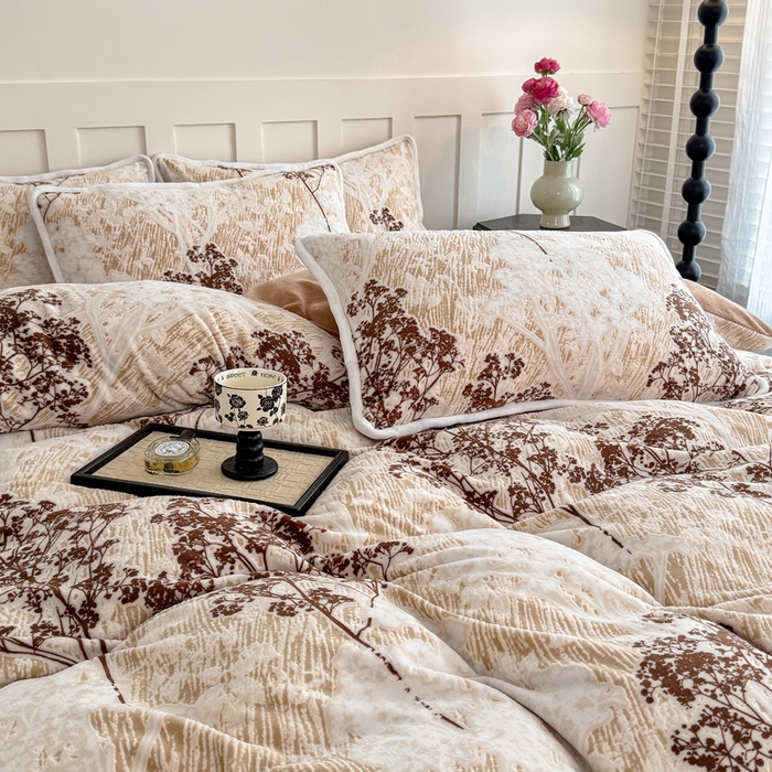 91家纺网 家纺一手货源 找家纺 赛丽雅 2025新款包边雕花烂花牛奶绒四件套 西西里