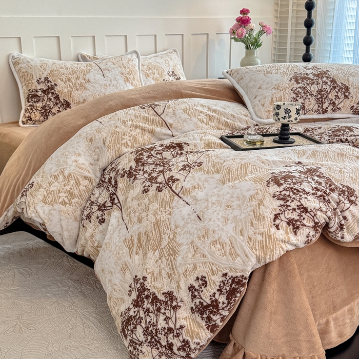 91家纺网 家纺一手货源 找家纺 赛丽雅 2025新款包边雕花烂花牛奶绒四件套 西西里