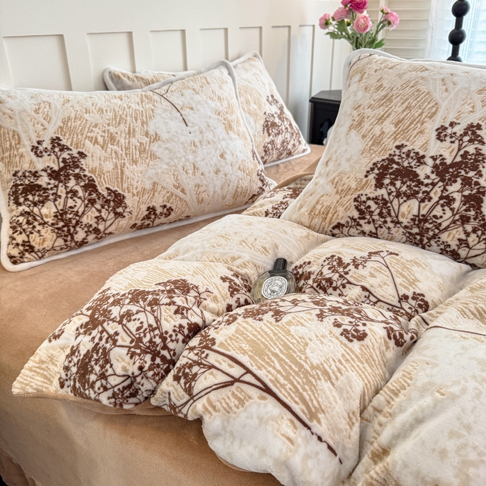 91家纺网 家纺一手货源 找家纺 赛丽雅 2025新款包边雕花烂花牛奶绒四件套 西西里