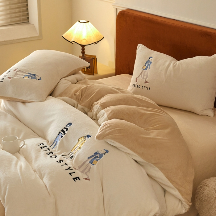 91家纺网 家纺一手货源 找家纺 ONE TWO ONE 121 新品【牛奶绒刺绣四件套】2025毛毯被子四件套单件床单被套床笠珊瑚绒牛奶绒冬被法兰绒兔毛绒 baby-白咖