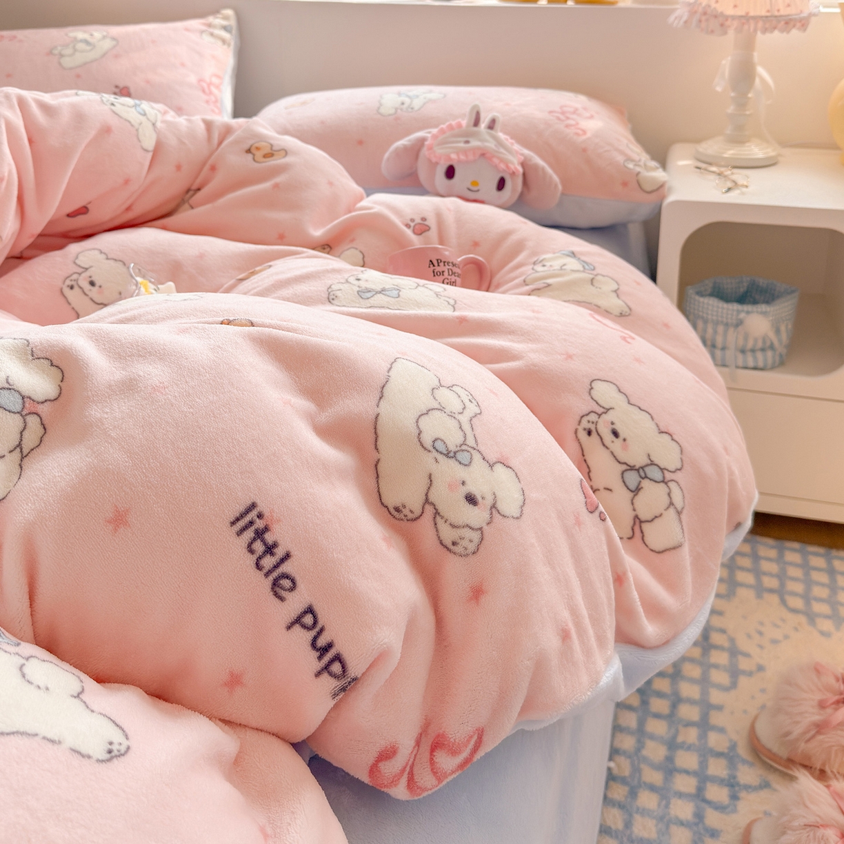 91家纺网 家纺一手货源 找家纺 罗亿家纺 2025新款ins小清新少女奶油卡通可爱加厚200克牛奶绒四件套【3.6公斤】（小红书推荐） 狗狗go