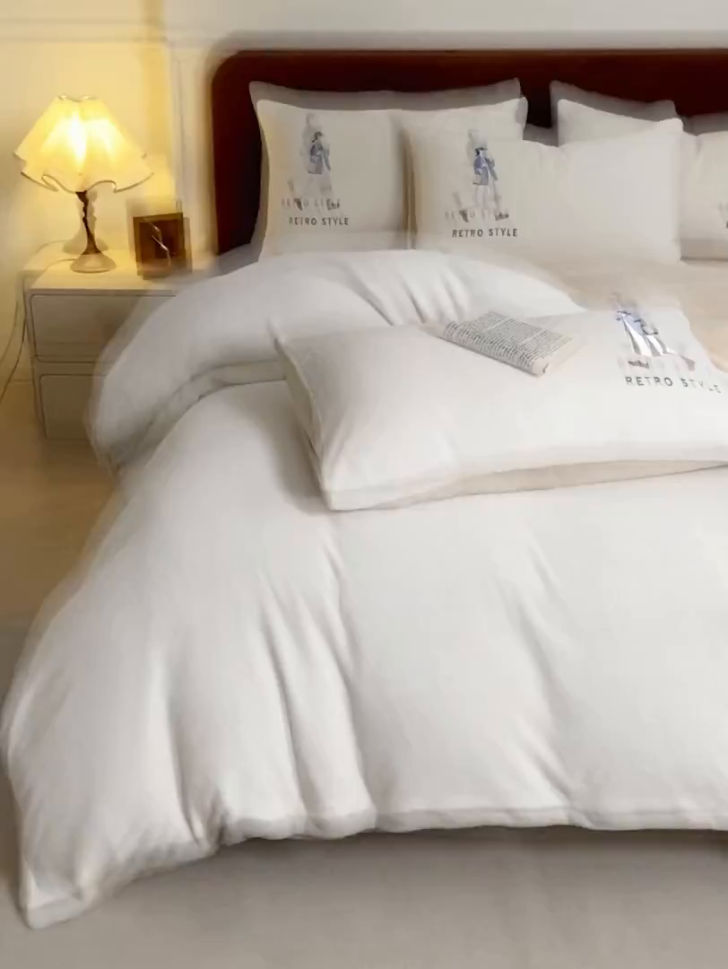 91家纺网 家纺一手货源 找家纺 ONE TWO ONE 121 新品【牛奶绒刺绣四件套】2025毛毯被子四件套单件床单被套床笠珊瑚绒牛奶绒冬被法兰绒兔毛绒 baby-白咖