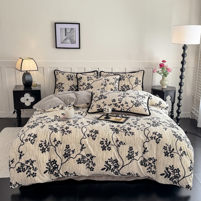 91家纺网 家纺一手货源 找家纺 赛丽雅 2025新款包边雕花烂花牛奶绒四件套 叶语悠然