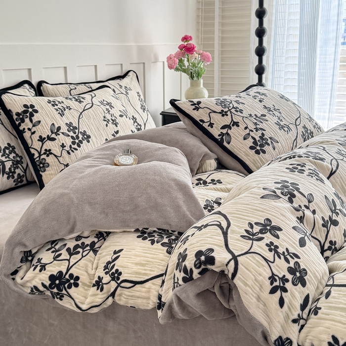 赛丽雅 2025新款包边雕花烂花牛奶绒四件套 叶语悠然