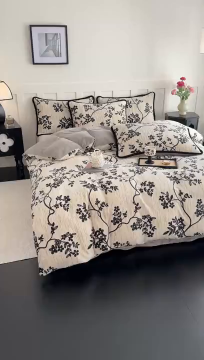 91家纺网 家纺一手货源 找家纺 赛丽雅 2025新款包边雕花烂花牛奶绒四件套 叶语悠然