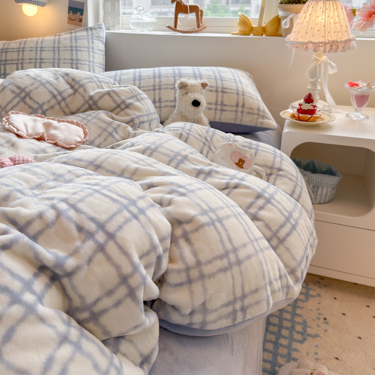 91家纺网 家纺一手货源 找家纺 罗亿家纺 2025新款ins小清新少女奶油卡通可爱加厚200克牛奶绒四件套【3.6公斤】（小红书推荐） 积木-蓝