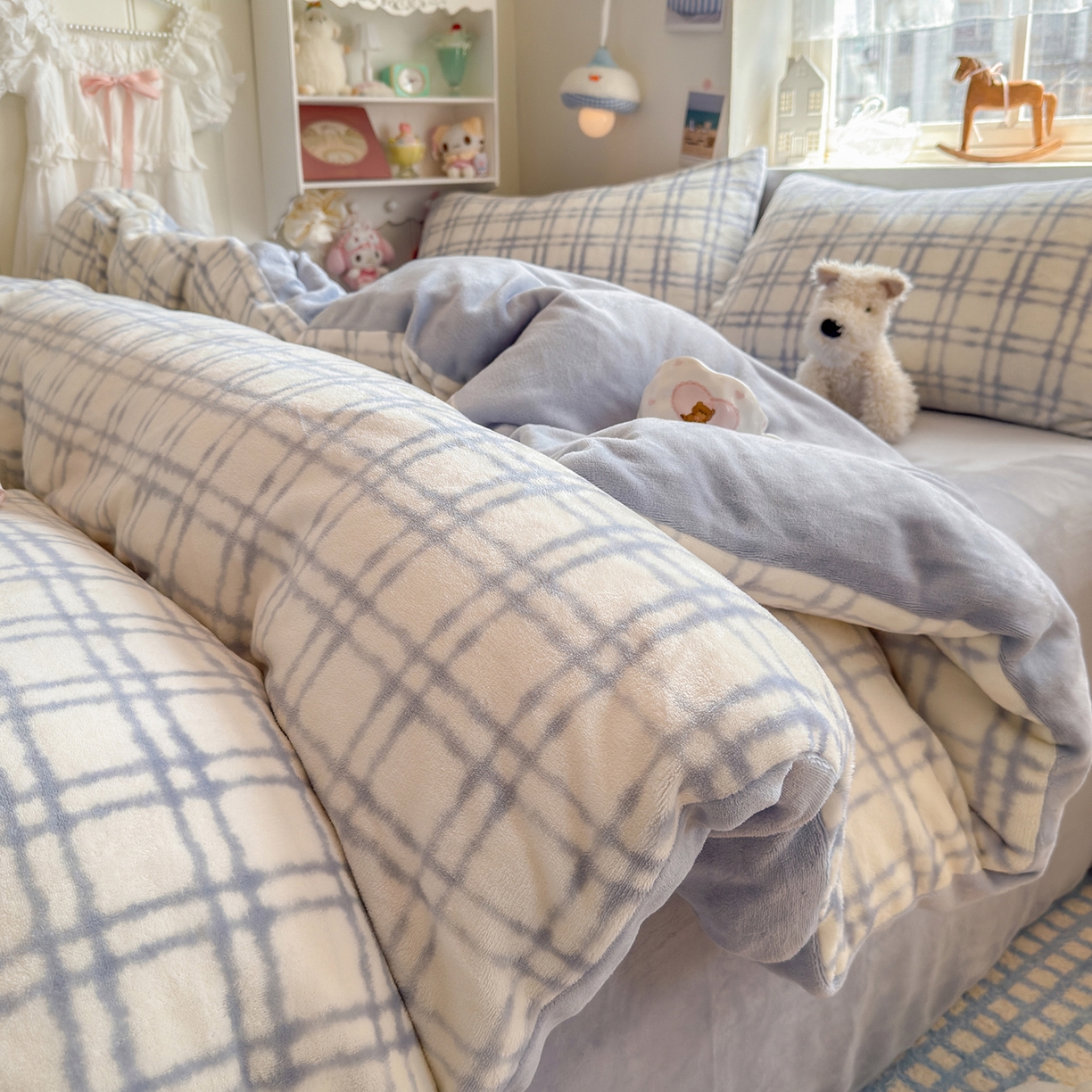 91家纺网 家纺一手货源 找家纺 罗亿家纺 2025新款ins小清新少女奶油卡通可爱加厚200克牛奶绒四件套【3.6公斤】（小红书推荐） 积木-蓝