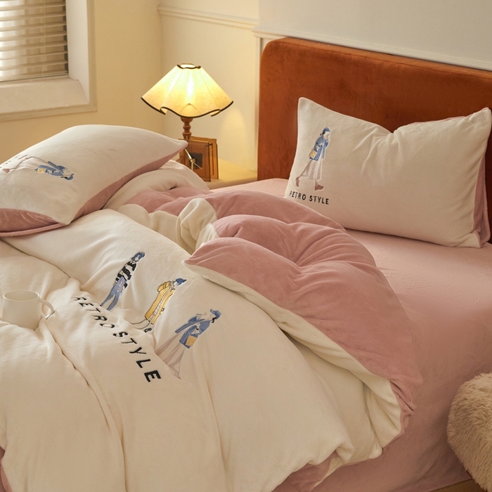 91家纺网 家纺一手货源 找家纺 ONE TWO ONE 121 新品【牛奶绒刺绣四件套】2025毛毯被子四件套单件床单被套床笠珊瑚绒牛奶绒冬被法兰绒兔毛绒 baby-橘粉