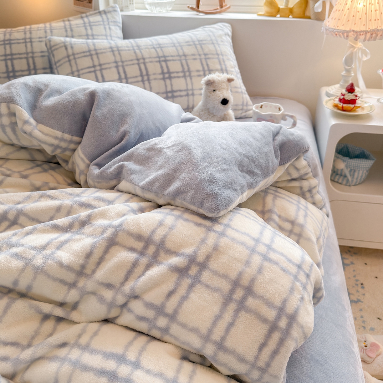 91家纺网 家纺一手货源 找家纺 罗亿家纺 2025新款ins小清新少女奶油卡通可爱加厚200克牛奶绒四件套【3.6公斤】（小红书推荐） 积木-蓝