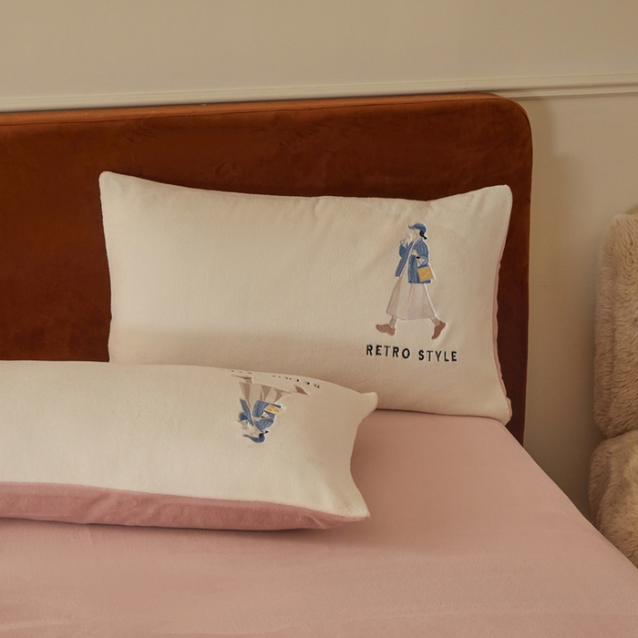 91家纺网 家纺一手货源 找家纺 ONE TWO ONE 121 新品【牛奶绒刺绣四件套】2025毛毯被子四件套单件床单被套床笠珊瑚绒牛奶绒冬被法兰绒兔毛绒 baby-橘粉