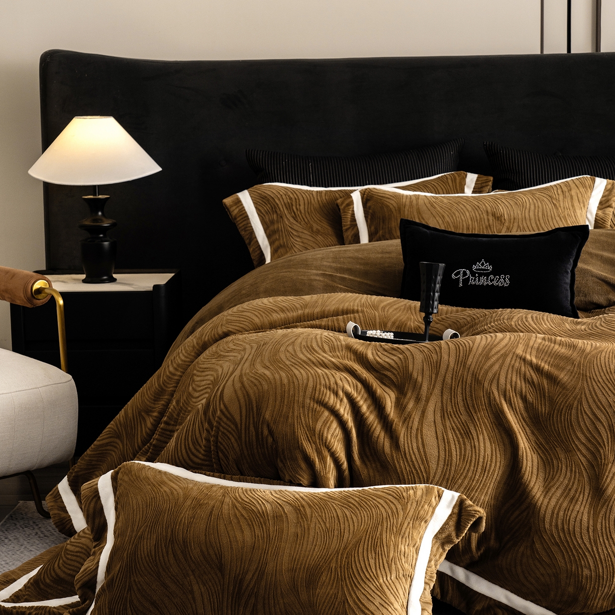 91家纺网 家纺一手货源 找家纺 （总）瑞雪家居 2025新款全消光雕花牛奶绒系列-波流