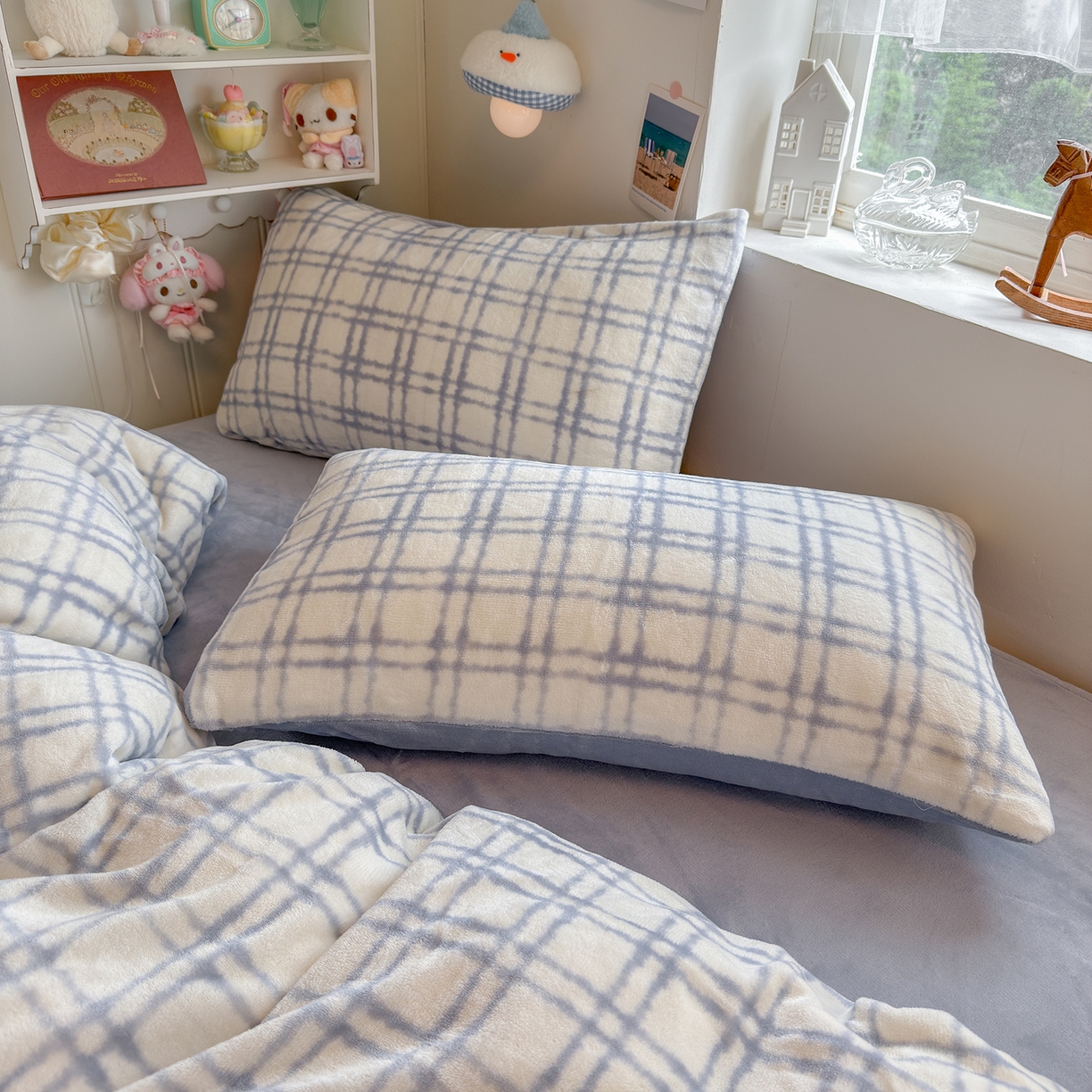 91家纺网 家纺一手货源 找家纺 罗亿家纺 2025新款ins小清新少女奶油卡通可爱加厚200克牛奶绒四件套【3.6公斤】（小红书推荐） 积木-蓝