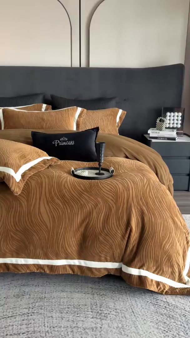 91家纺网 家纺一手货源 找家纺 （总）瑞雪家居 2025新款全消光雕花牛奶绒系列-波流