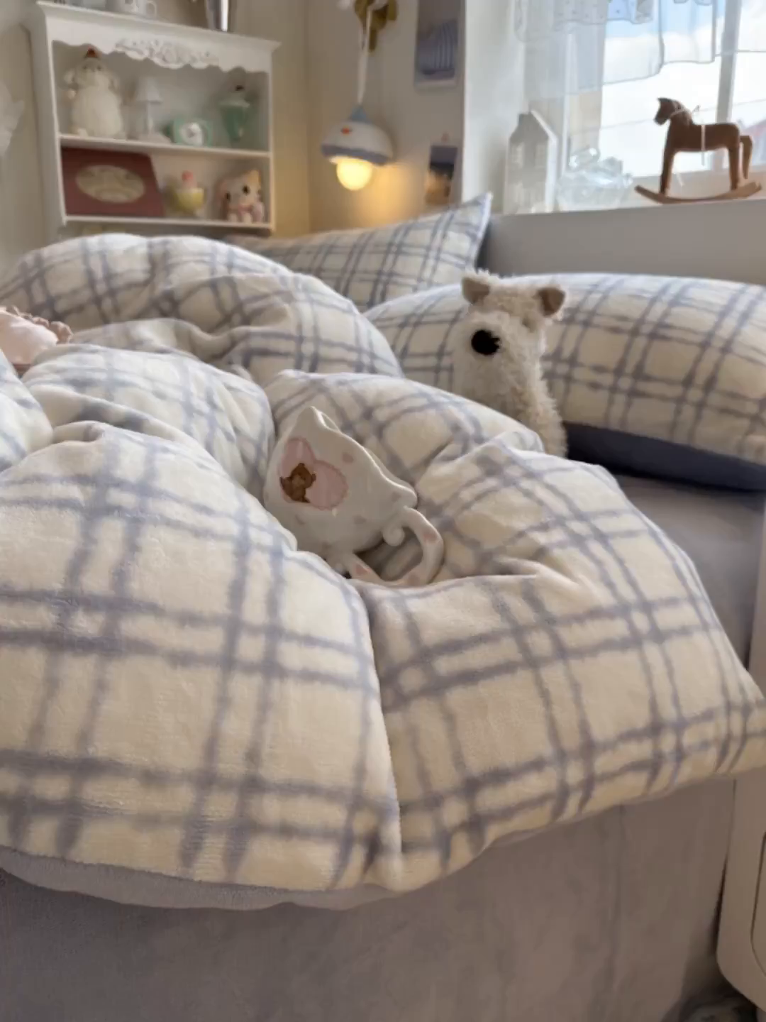 91家纺网 家纺一手货源 找家纺 罗亿家纺 2025新款ins小清新少女奶油卡通可爱加厚200克牛奶绒四件套【3.6公斤】（小红书推荐） 积木-蓝