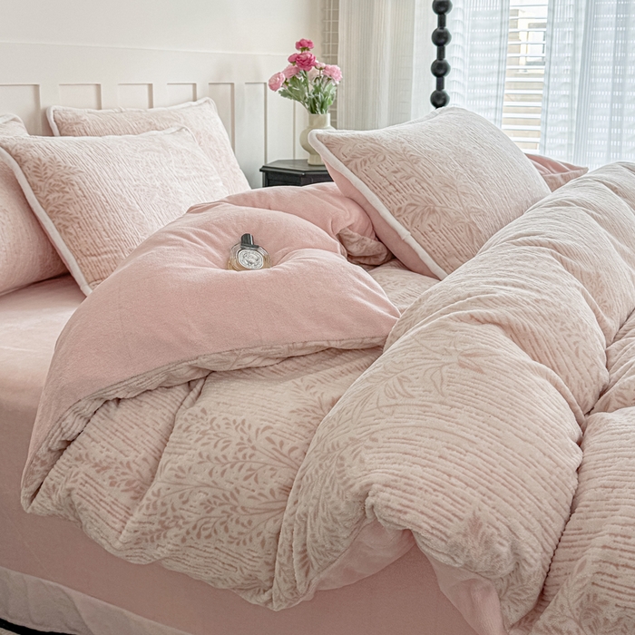 赛丽雅 2025新款包边雕花烂花牛奶绒四件套 长夏叶曼-浅桔