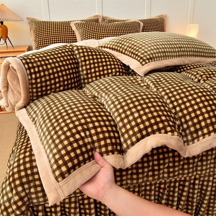 茉保家纺 2024新款无印风款牛奶绒床盖四件套 咖小格