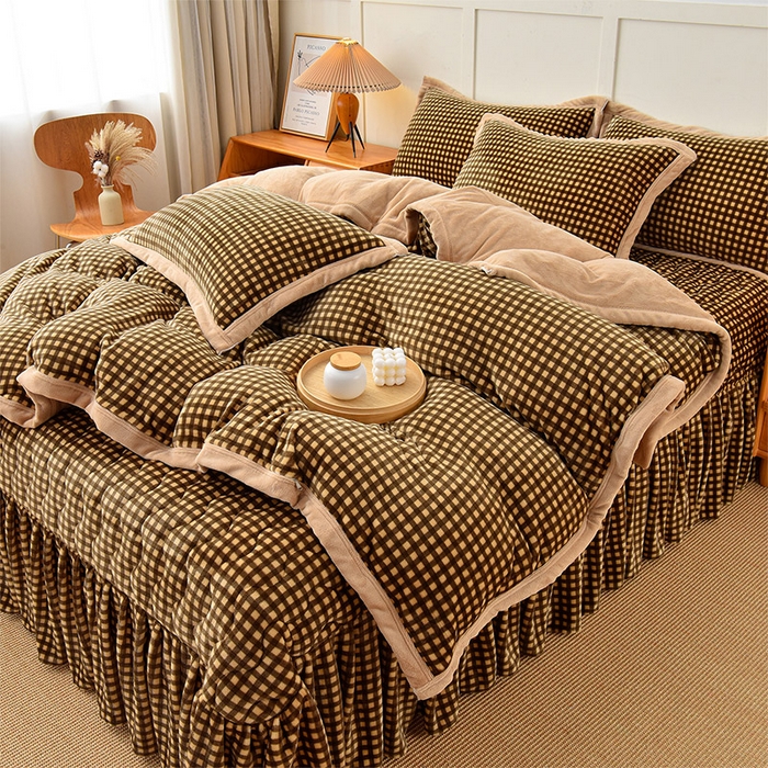 91家纺网 家纺一手货源 找家纺 茉保家纺 2024新款无印风款牛奶绒床盖四件套 咖小格