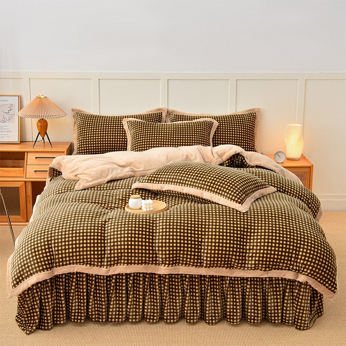 91家纺网 家纺一手货源 找家纺 茉保家纺 2024新款无印风款牛奶绒床盖四件套 咖小格