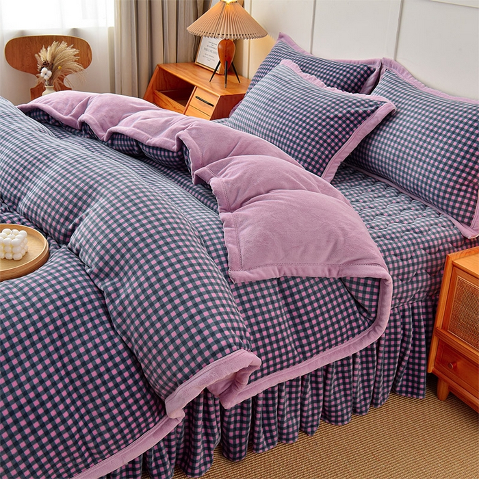 91家纺网 家纺一手货源 找家纺 茉保家纺 2024新款无印风款牛奶绒床盖四件套 紫小格