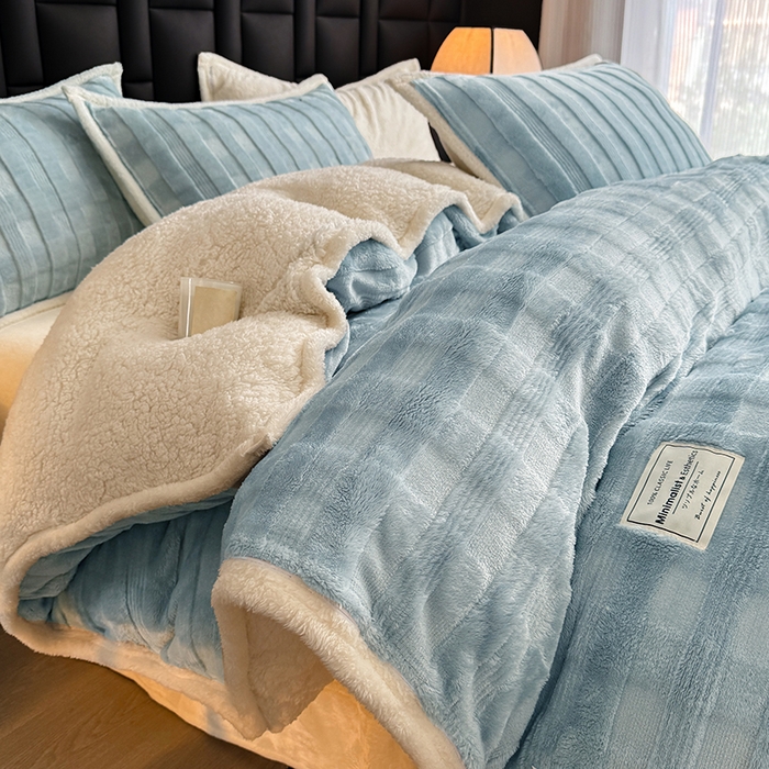 91家纺网 家纺一手货源 找家纺 雅诗帛 2025新款A类玉兔绒北极绒纯色四件套 玉兔蓝【双面加绒】