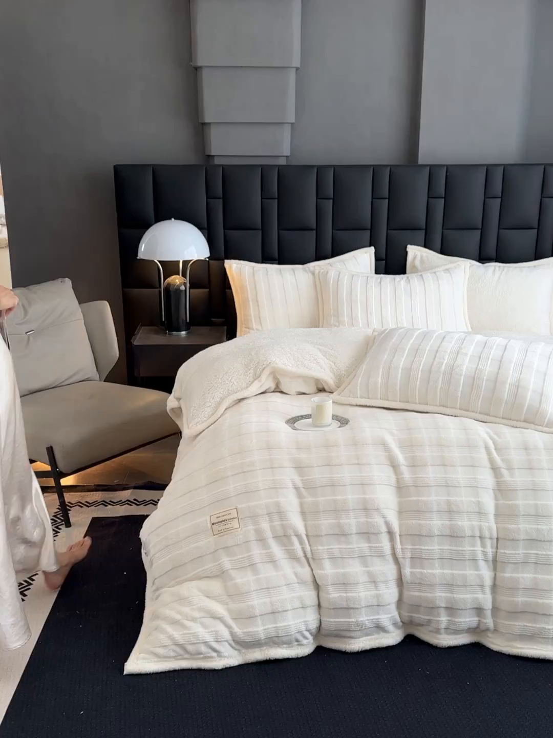 91家纺网 家纺一手货源 找家纺 雅诗帛 2025新款A类玉兔绒北极绒纯色四件套 玉兔白【双面加绒】