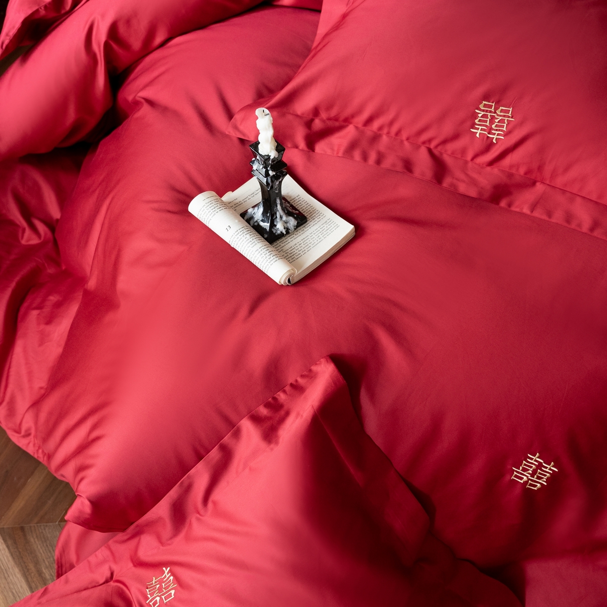 91家纺网 家纺一手货源 找家纺 （总）ONE TWO ONE 121 2025新款100S长绒棉贡缎婚庆四件套-东方喜嫁【提供买家秀】为了各位老板们都有利润空间，平台控价券后不得低于318/338元，感谢您的配合与支持