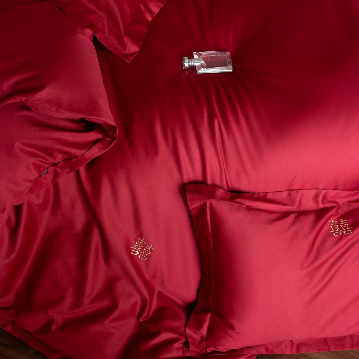 91家纺网 家纺一手货源 找家纺 （总）ONE TWO ONE 121 2025新款100S长绒棉贡缎婚庆四件套-东方喜嫁【提供买家秀】为了各位老板们都有利润空间，平台控价券后不得低于318/338元，感谢您的配合与支持