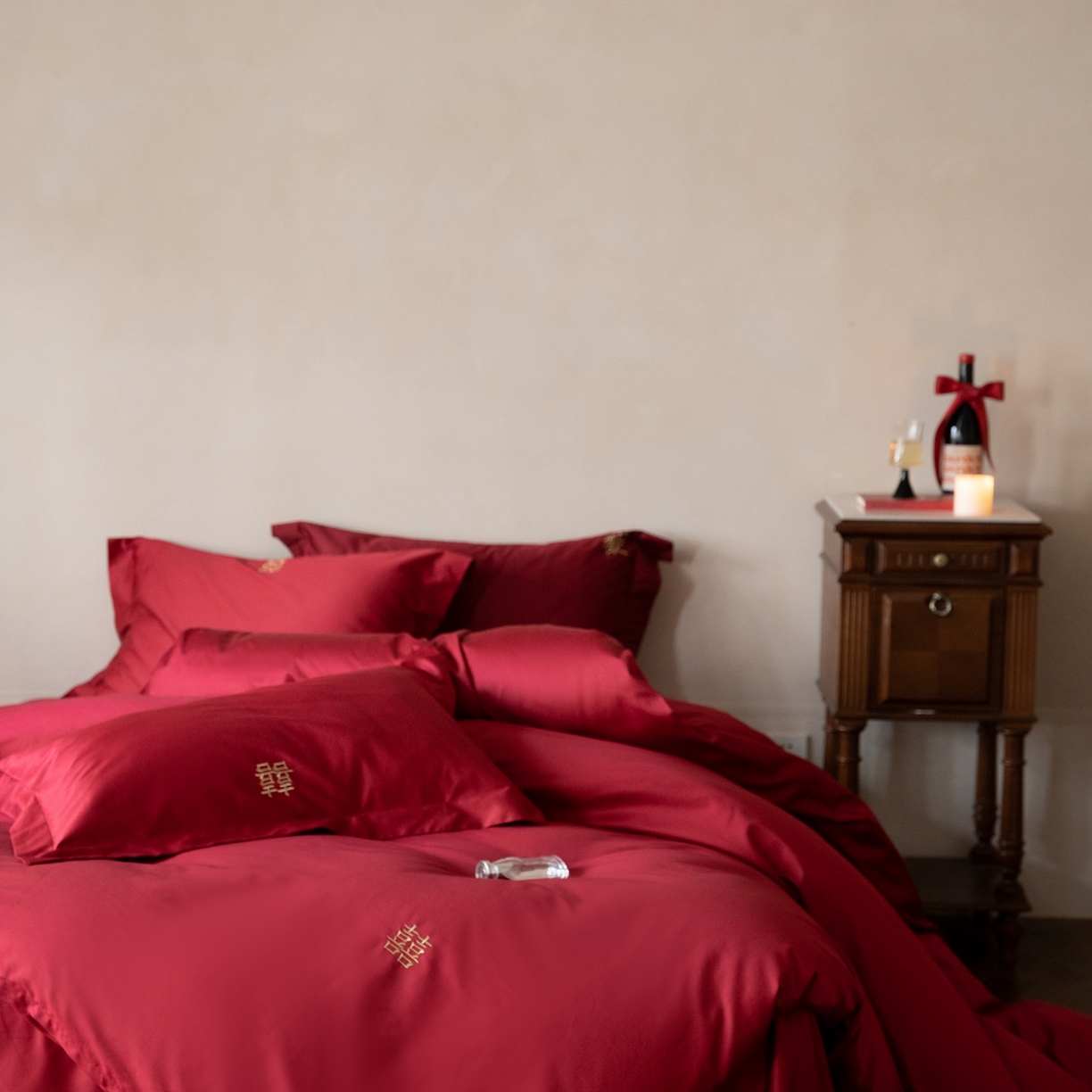 91家纺网 家纺一手货源 找家纺 （总）ONE TWO ONE 121 2025新款100S长绒棉贡缎婚庆四件套-东方喜嫁【提供买家秀】为了各位老板们都有利润空间，平台控价券后不得低于318/338元，感谢您的配合与支持