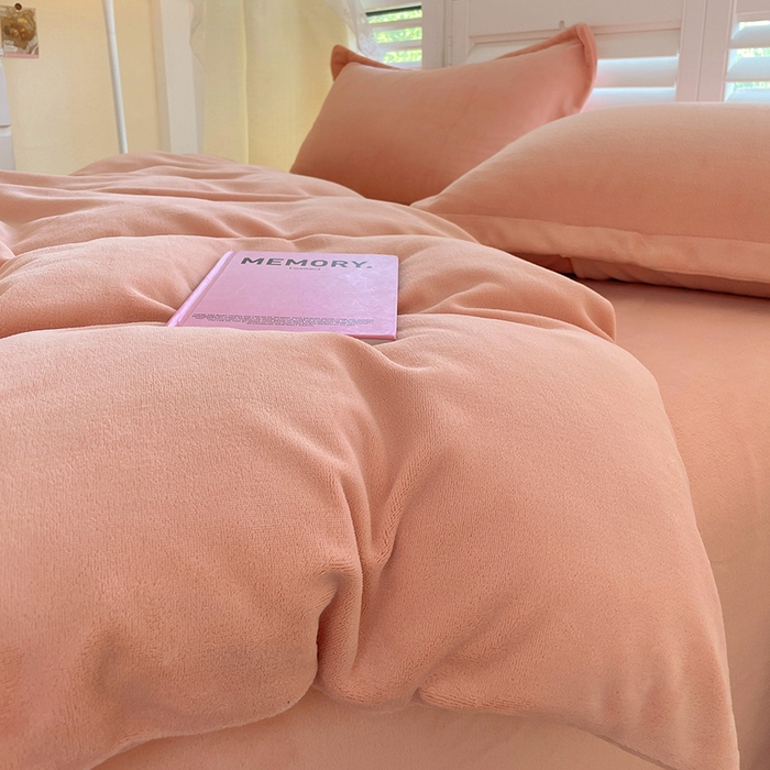 91家纺网 家纺一手货源 找家纺 富馨莱 2025新款牛奶绒纯色双拼被套 奶油玉