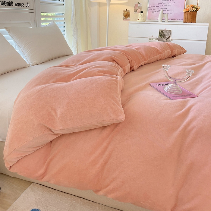 91家纺网 家纺一手货源 找家纺 富馨莱 2025新款牛奶绒纯色双拼被套 奶油玉