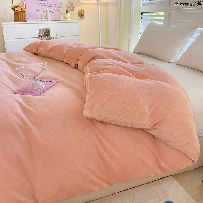 91家纺网 家纺一手货源 找家纺 富馨莱 2025新款牛奶绒纯色双拼被套 奶油玉