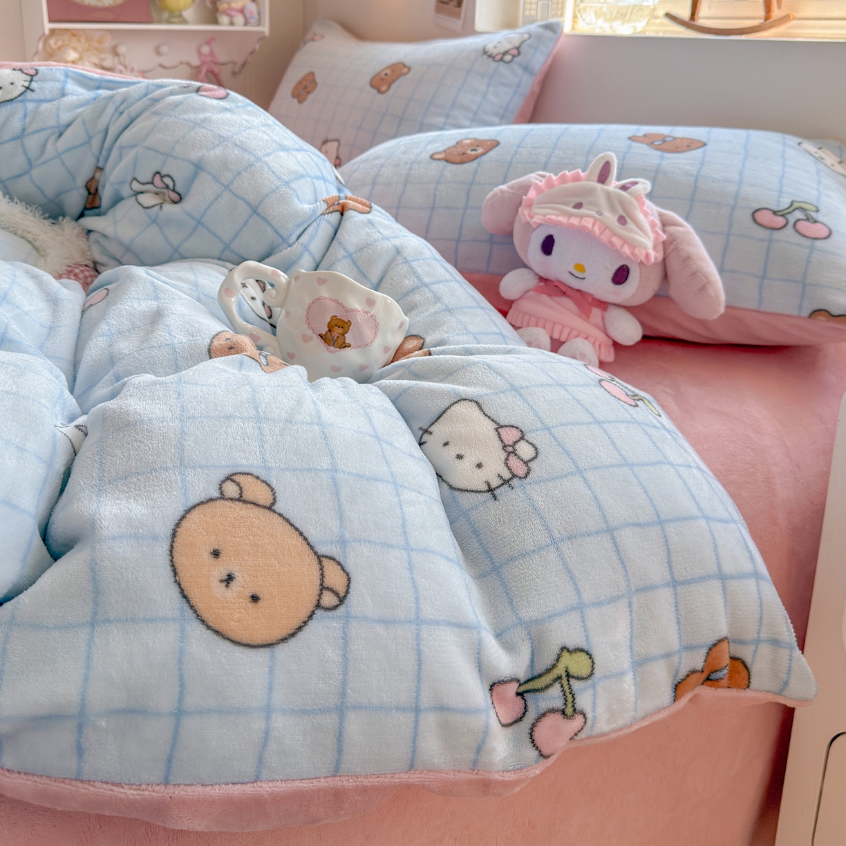 91家纺网 家纺一手货源 找家纺 罗亿家纺 2025新款ins小清新少女奶油卡通可爱加厚200克牛奶绒四件套【3.6公斤】（小红书推荐） 萌仔派对