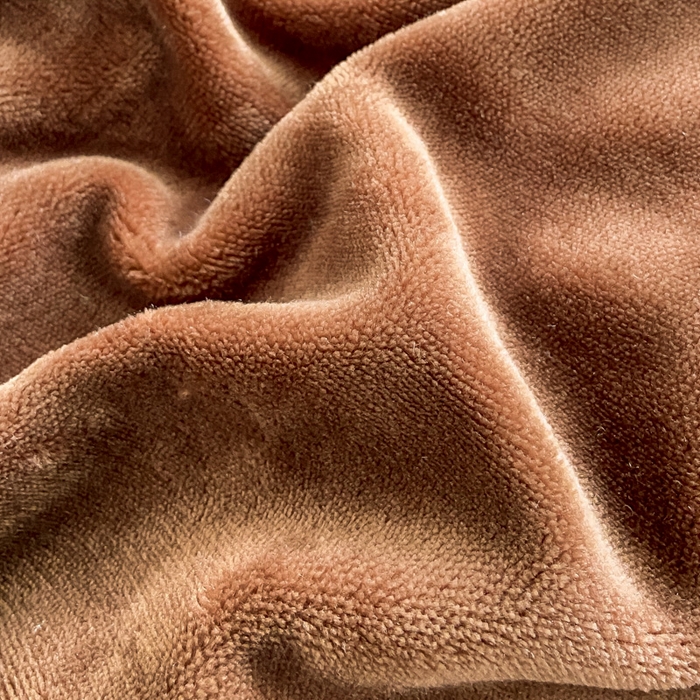 91家纺网 家纺一手货源 找家纺 富馨莱 2025新款牛奶绒纯色双拼被套 绒摩卡色